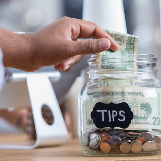"Tipping Etiquette 101: Showing Appreciation for Your Cleaner"